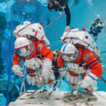 За гидроневесомость! В открытый космос через закрытую воду: космонавтов, астронавтов, тайкунавтов тренируют дайверы, а чем они дышат и как снаряжены?